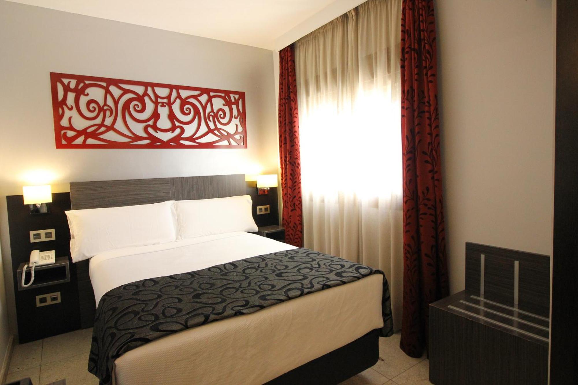 Hotel Venecia Seville Luaran gambar